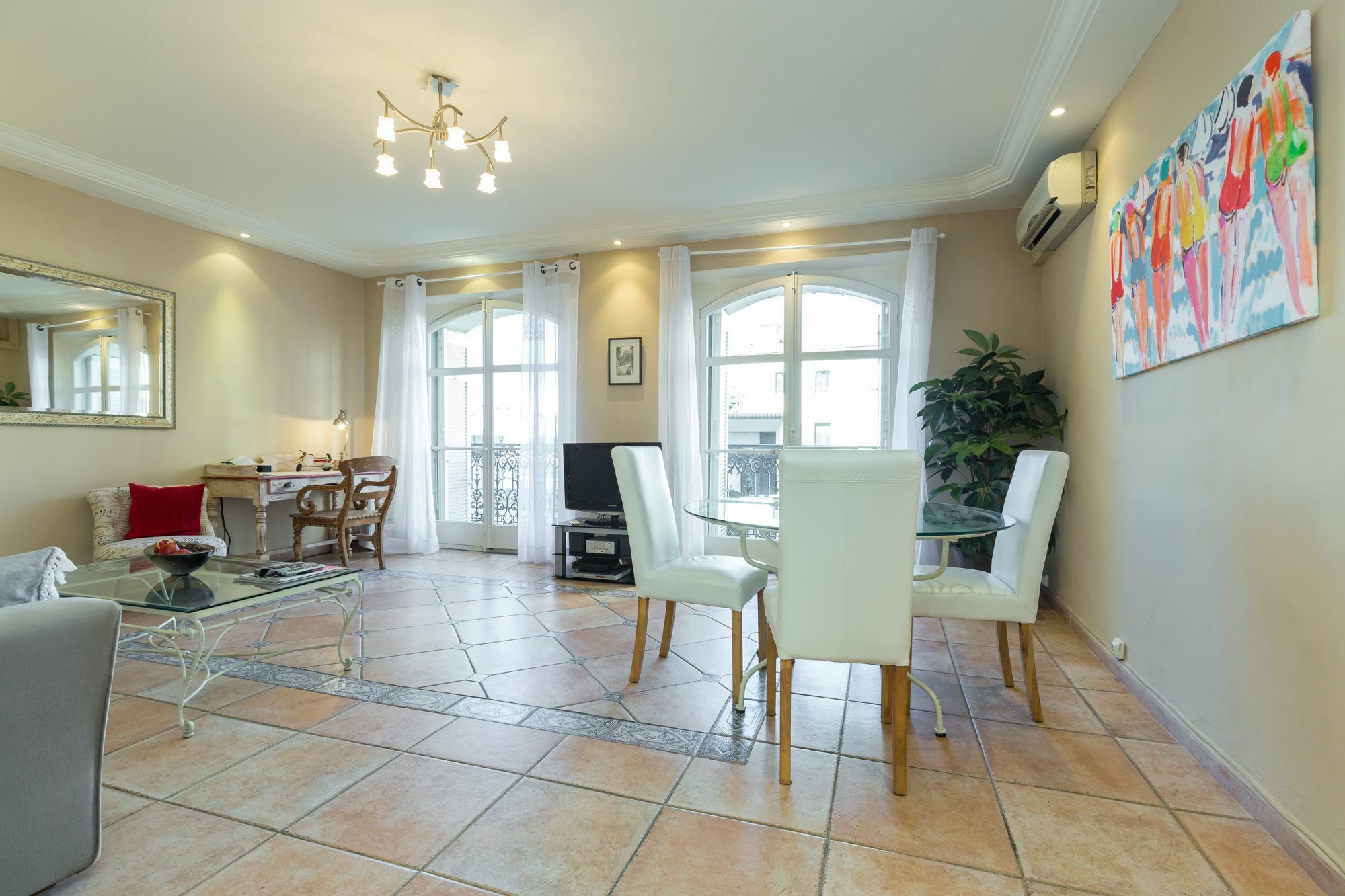 Lovely 2 Bed 2 Bath In On Rue Antibea Easy Walk To The Palais 224 Appartement