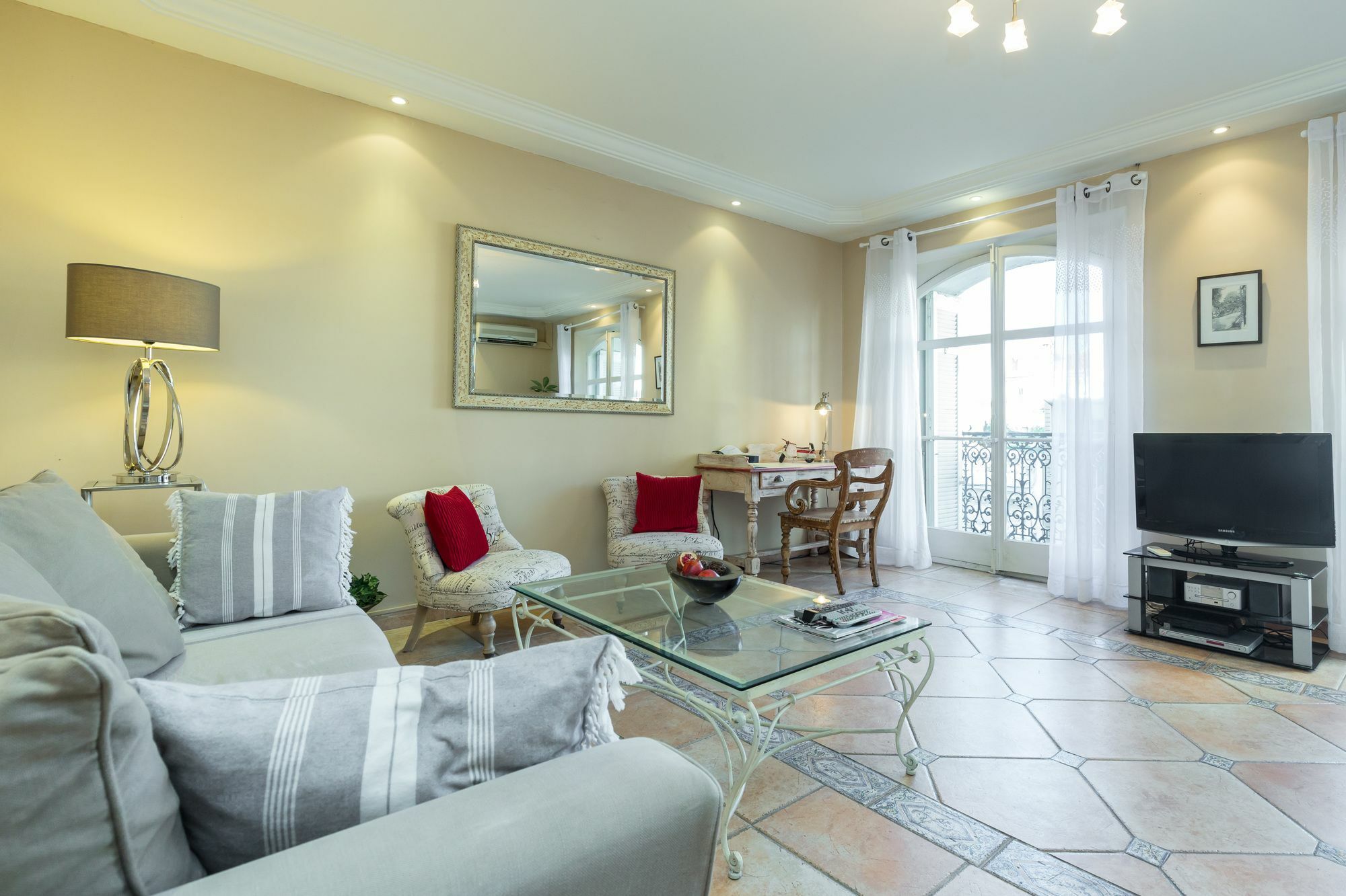 Lovely 2 Bed 2 Bath In On Rue Antibea Easy Walk To The Palais 224 *